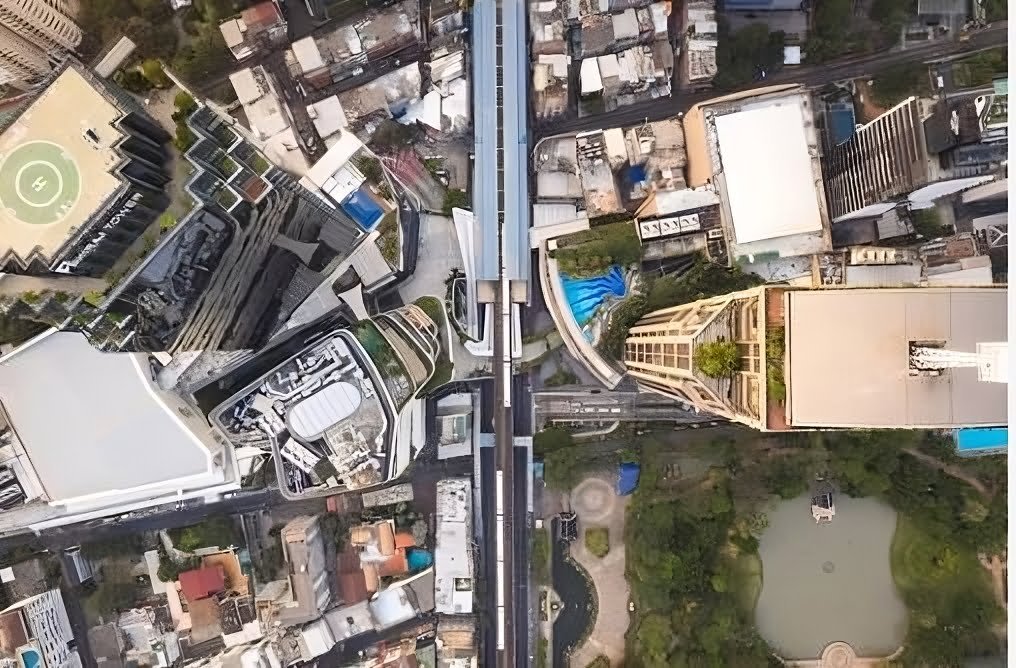 phrom phong transformed