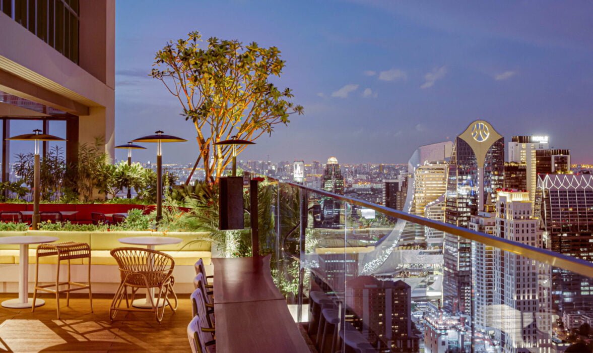 bar yard hotel rooftop sky bar in bangkok | kimpton maa lai bangkok