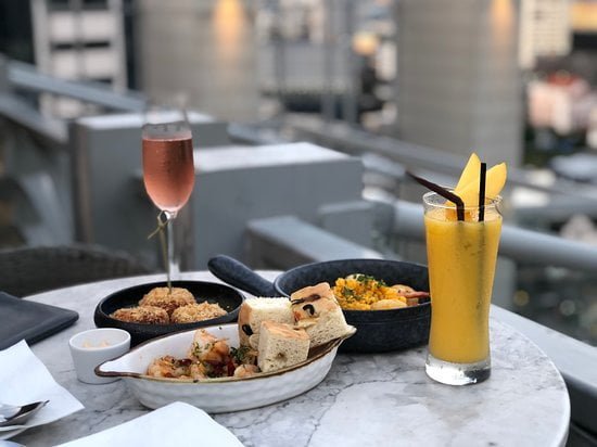 barracuda rooftop bar bangkok thailand bewertung