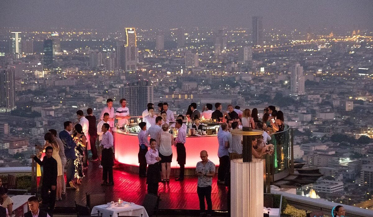 brewski rooftop bar im radisson blu hotel bangkok thailand review