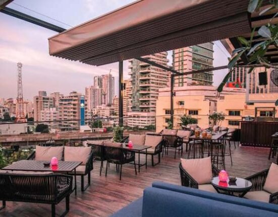 flaschback rooftop bar bar (vibrant and retro style) bangkok thailand review