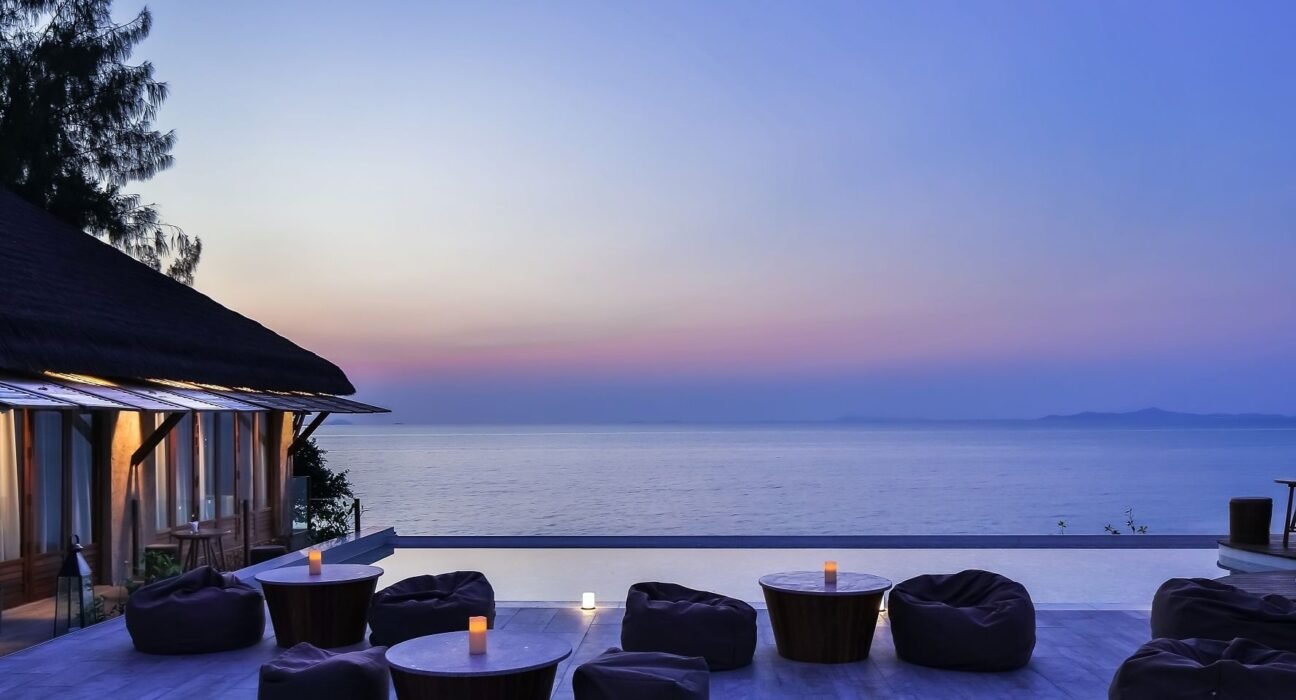 le vela | pattaya rooftop bar & nightlife | pattaya sky bar | u ...