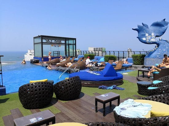 roof sky bar & restaurant rooftop bar pattaya thailand review