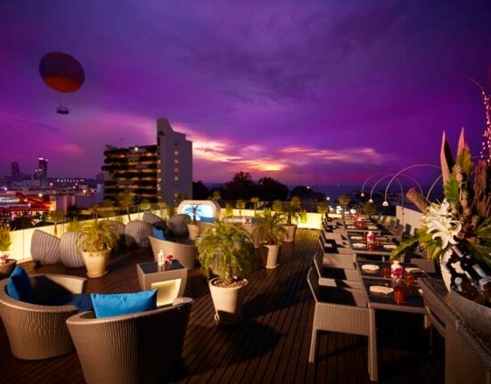 sunset lounge at hotel baraquda pattaya inspire pattaya e ...