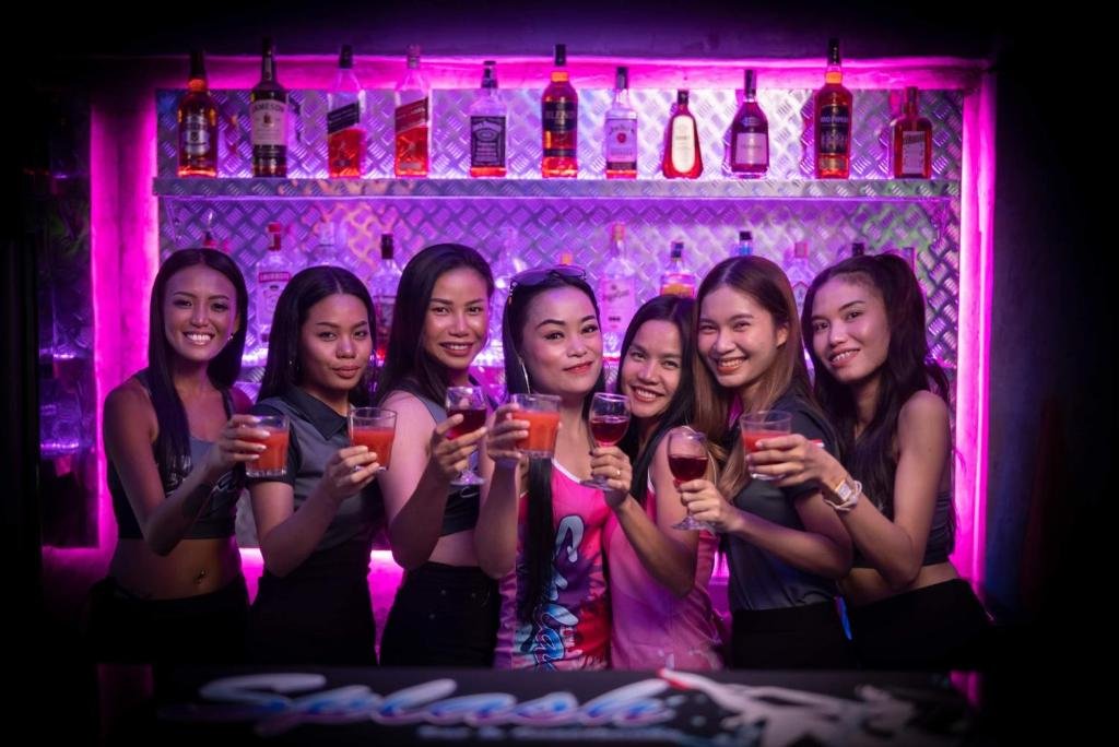 splash bar and guesthouse, pattaya – updated 2023 prices