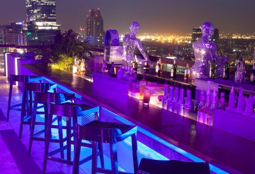 the roof @38th bar review mode sathorn hotel bangkok thailand
