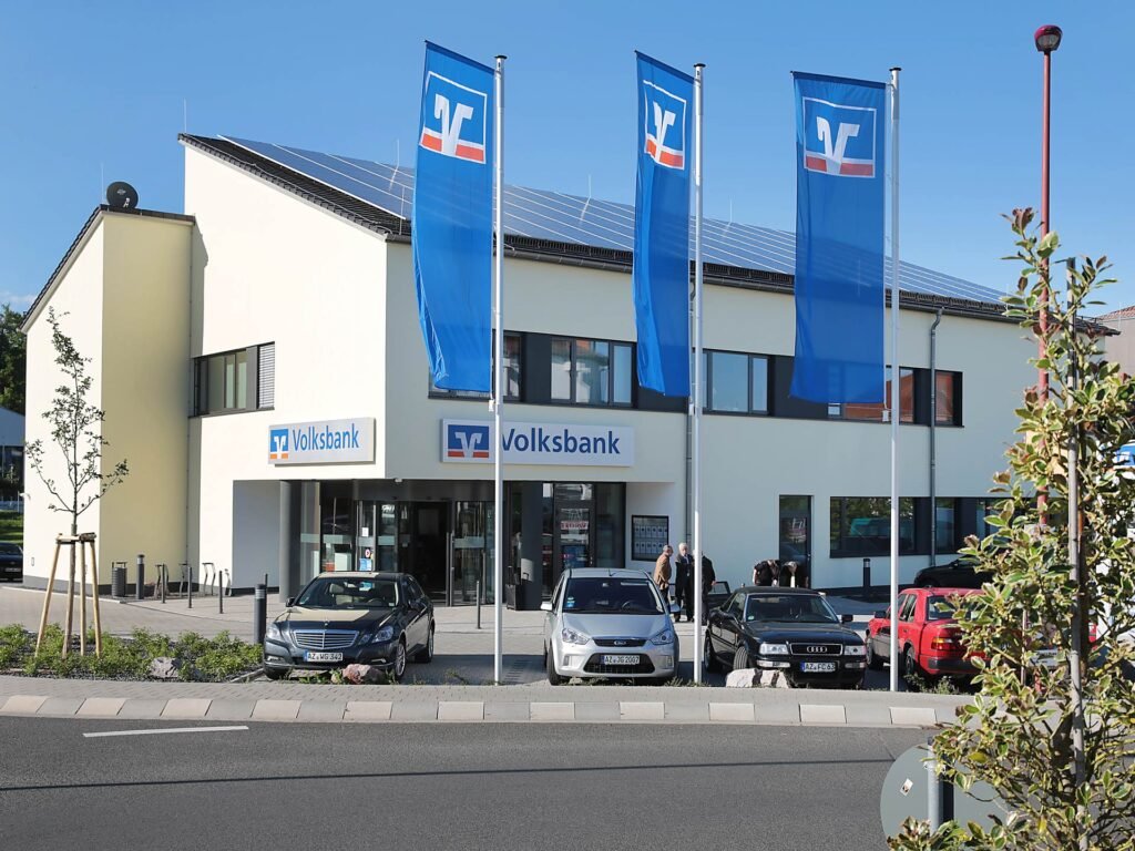 climate positive: building volksbank | transsolar | klimaengineering