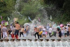 water fight, songkran, lishui