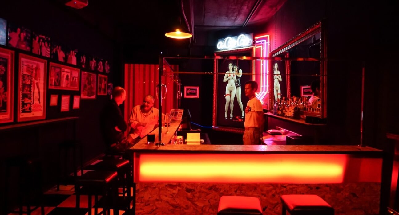 secret history of sex: relive patpong's 70 vivid years at new ...
