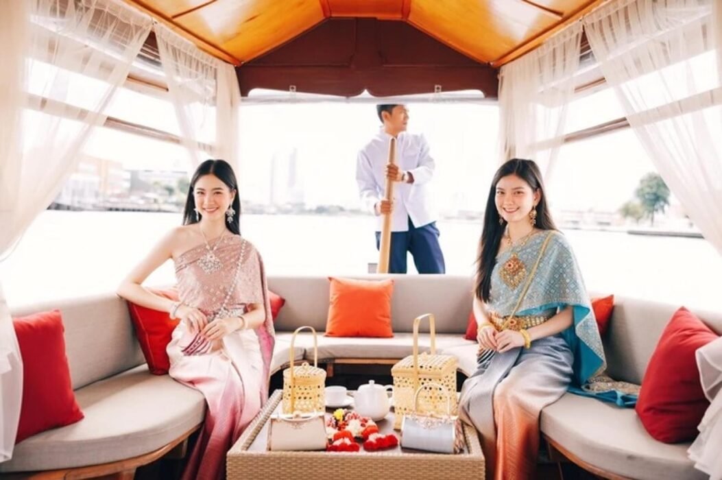 supatra cruise with thai traditional costume along the chao phraya ...