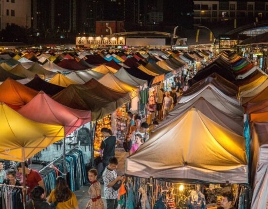 talat rot fai vintage night market (train market) in bangkok
