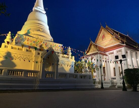 wat pathum wanaram, bangkok