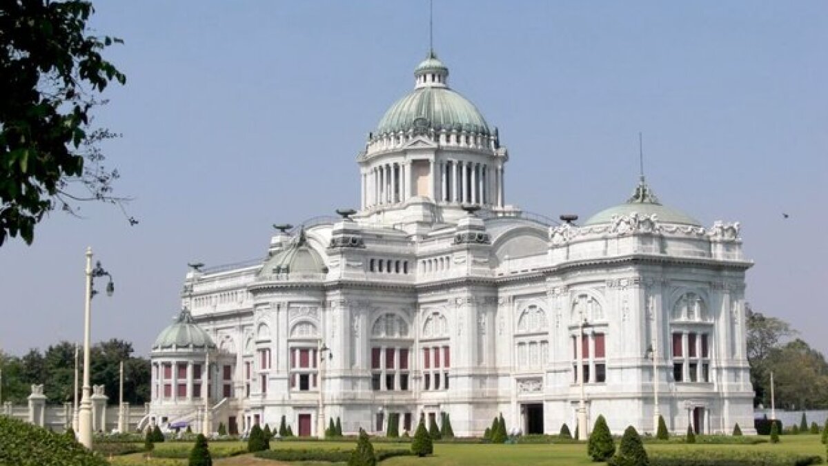 review of dusit palace | bangkok, thailand afar