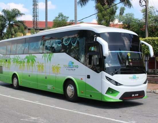 malaysian tour bus | “bas persiaran” in kuala lumpur. | so cal ...