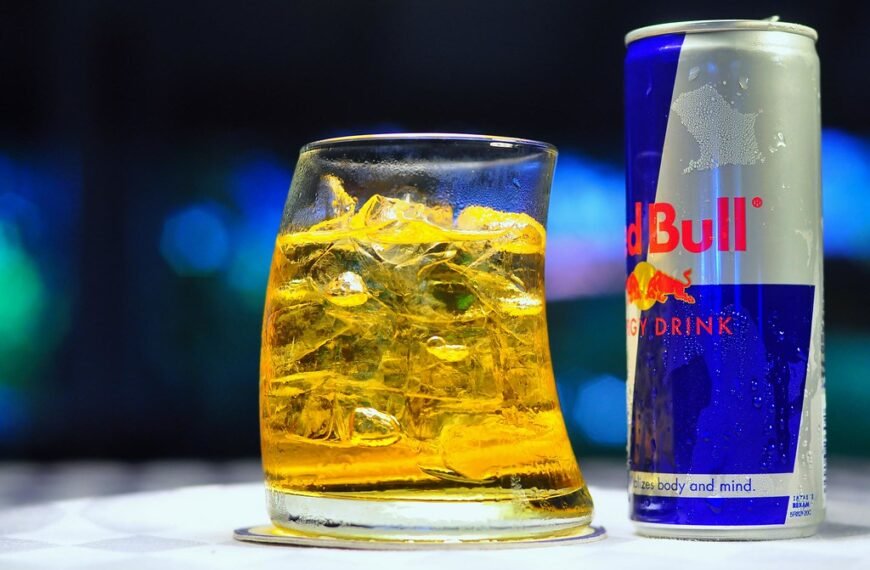 Die Geschichte des Energy Drinks aus Thailand: Red Bull und seine Bedeutung in der thailändischen Kultur