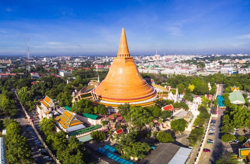 phra pathommachedi is a stupa in thailand