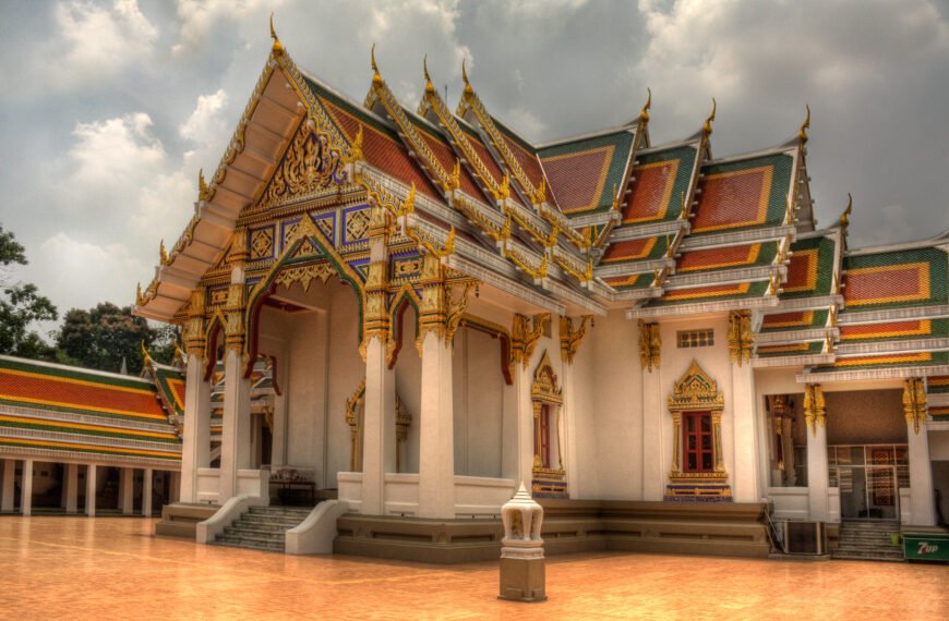 wat phra si mahathat wikipedia