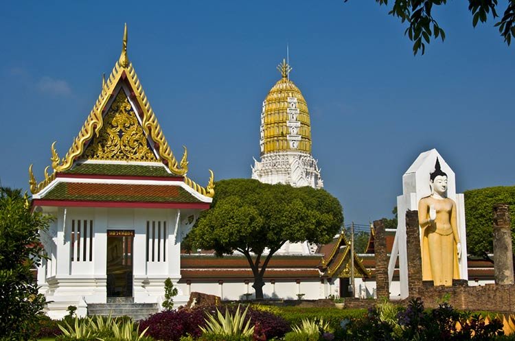 wat phra si rattana mahathat phra buddha chinnarat image