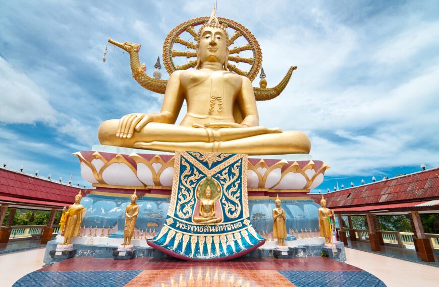 file:big buddha in big buddha temple (wat phra yai)