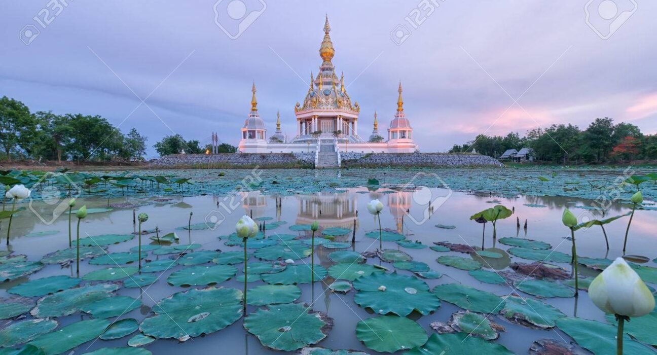beautiful modern pagoda at wat thung setthi reflection with water ...