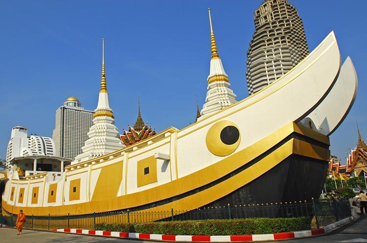 wat yannawa bangkok the boat temple