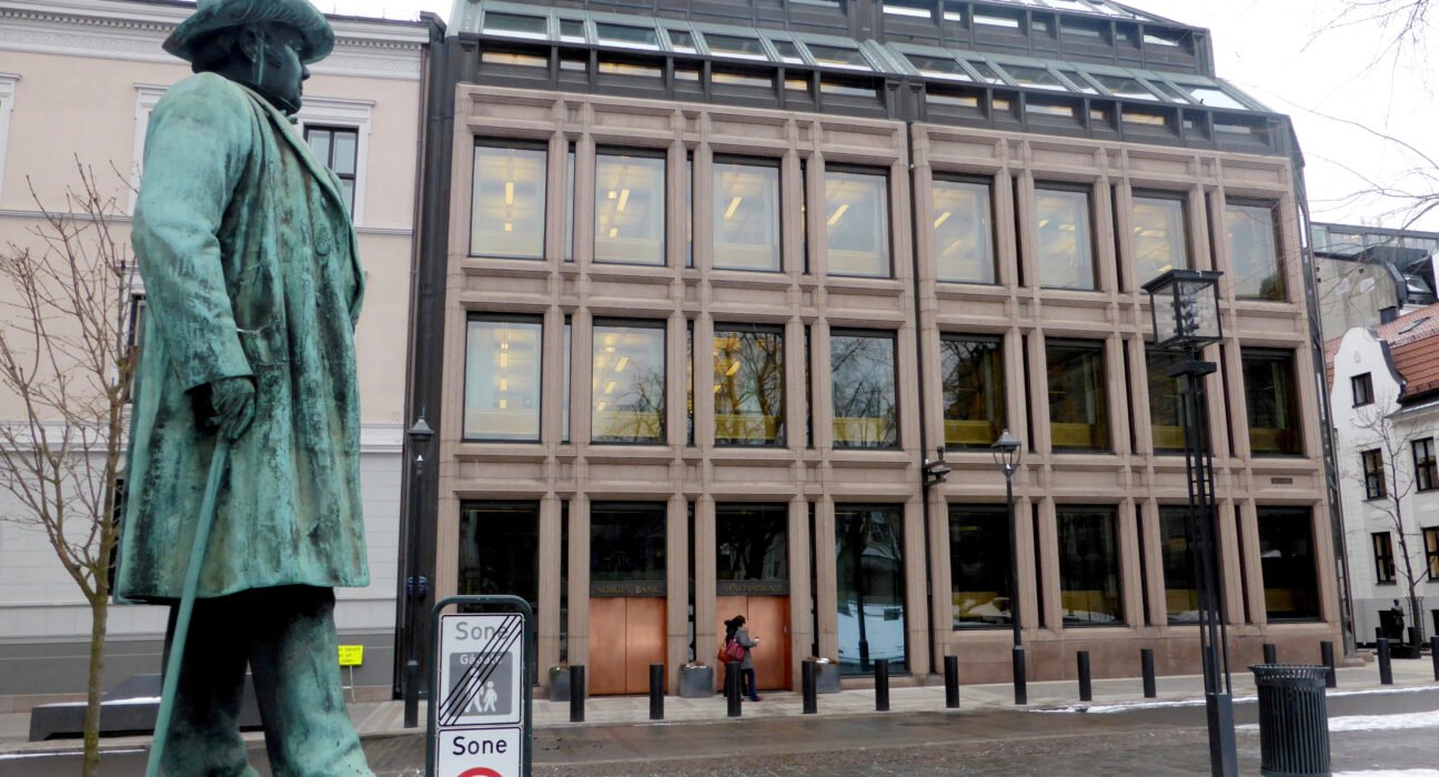 norway banking sector robust but pandemic, rates pose risks ...