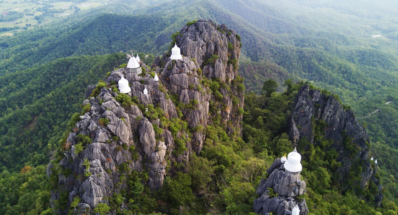 wat chalermprakiat mountaintop pagodas in lampang province ...