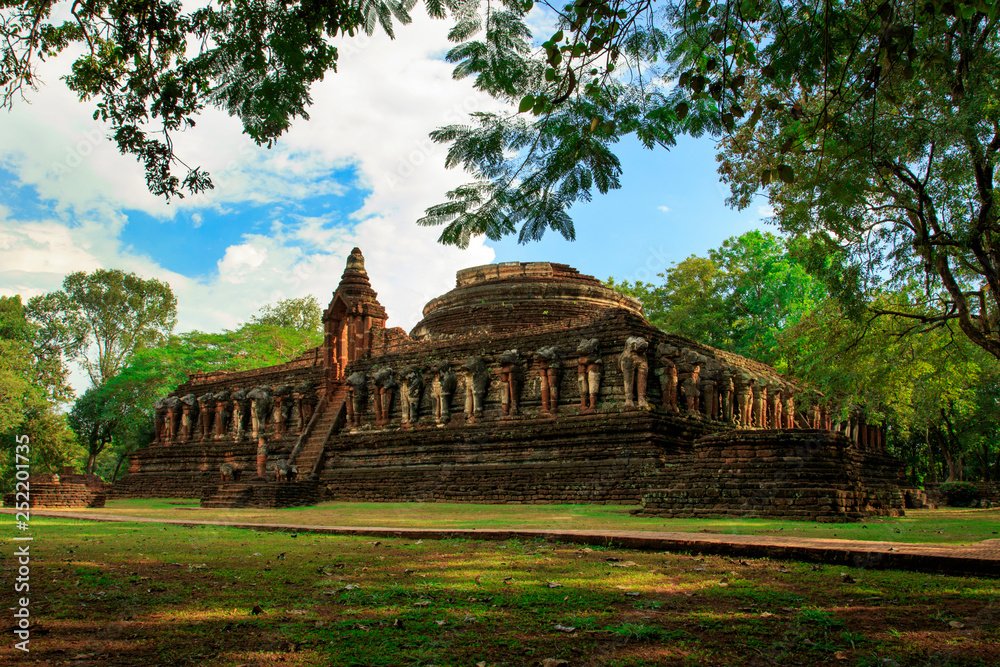 ancient pagoda at wat chang rop temple in kamphaeng phet ...