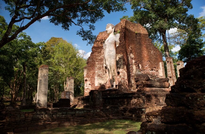 wat phra si iriyabot (wat phra yuen)