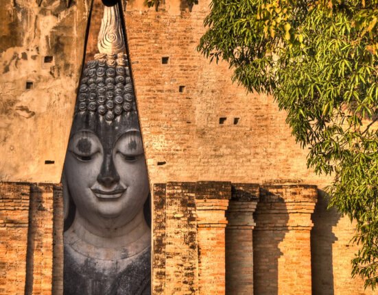 wat si chum sukhothai thailand | the giant buddha at wat s… | flickr