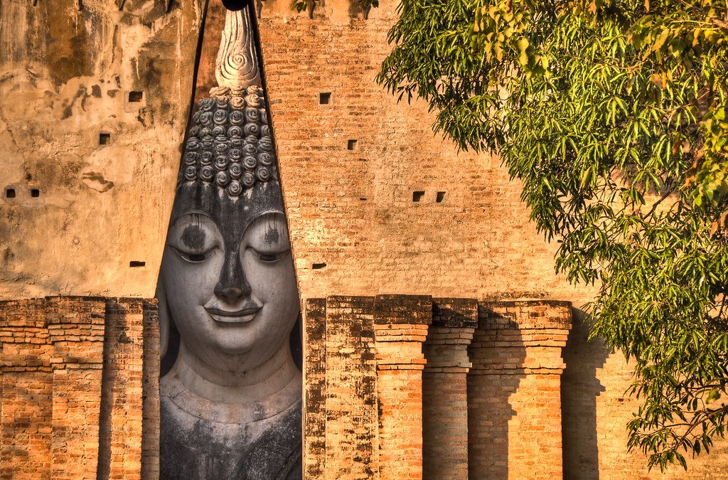 wat si chum sukhothai thailand | the giant buddha at wat s… | flickr