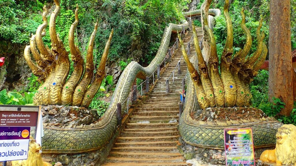 wat tham phra, chiang rai