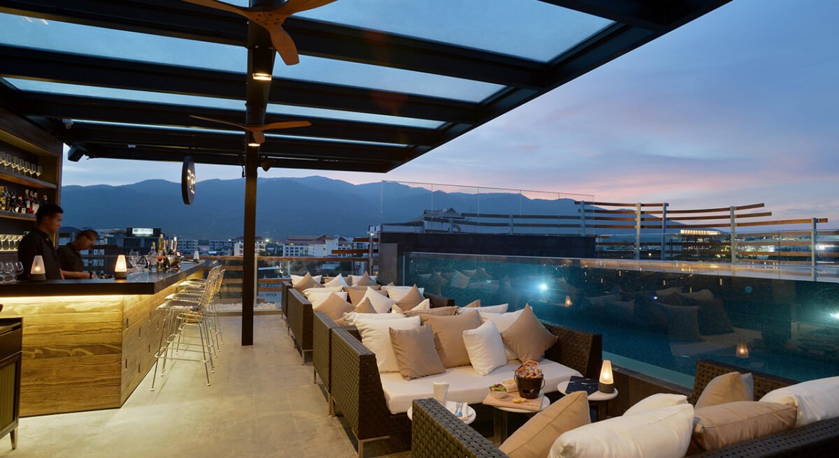rise rooftop bar akyra manor chiang mai hotel