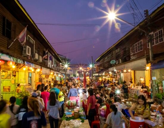 trok rong ya walking street