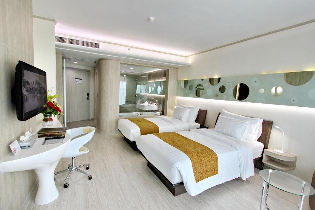 pattaya discovery beach hotel sha extra plus, pattaya – updated ...