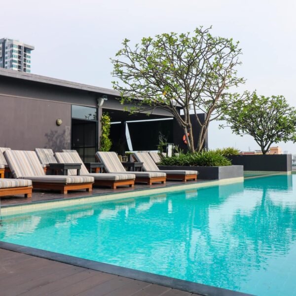 page 10 hotel & restaurant pattaya